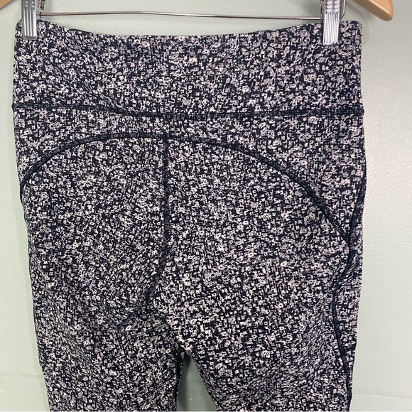 Lululemon Invigorate 7/8 Tight Daisy Dust Alpine White Black Sz 10 Leggings - Picture 5 of 7